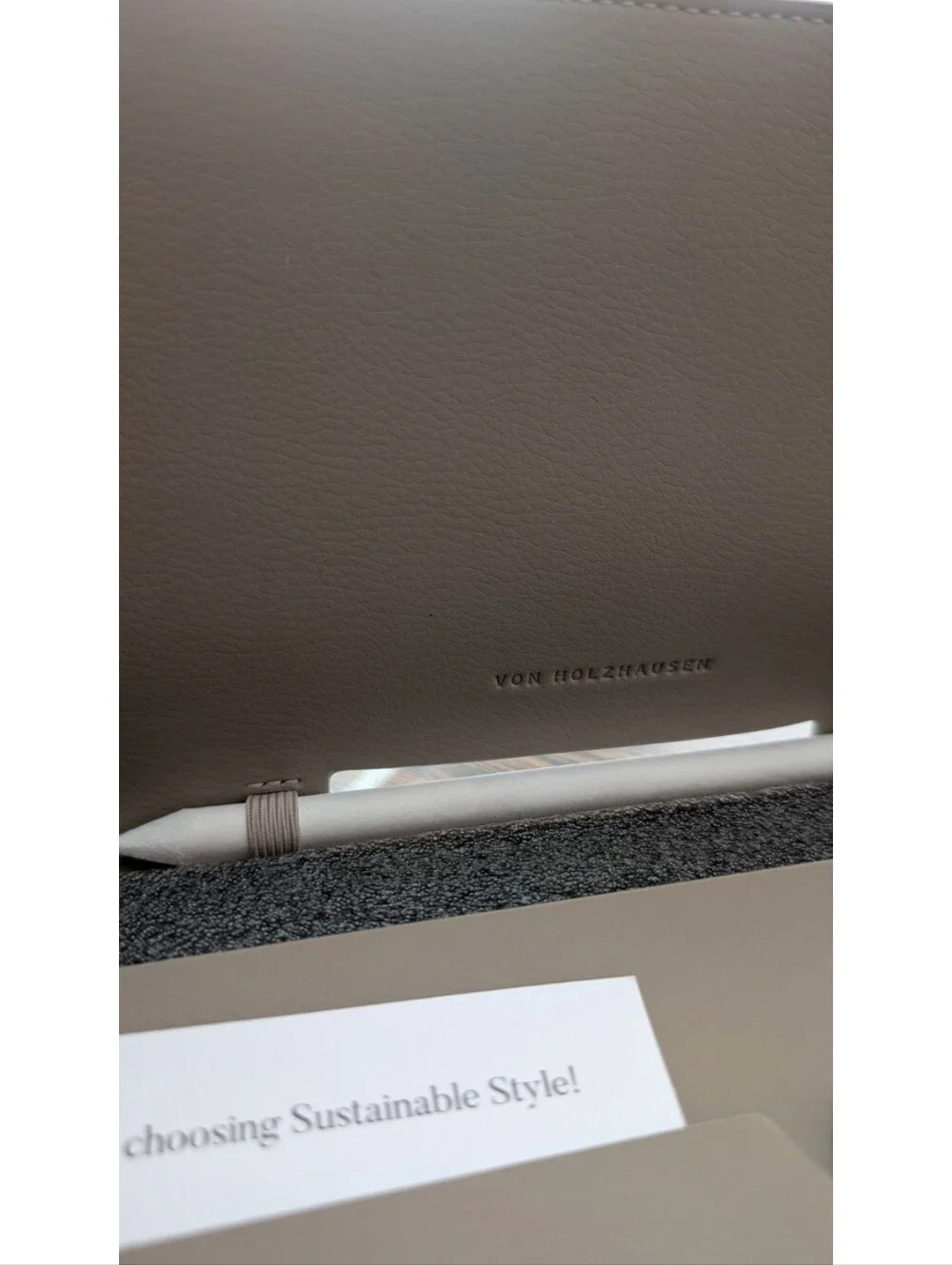 Von Holzhausen The iPad Portfolio in Stone NWT
